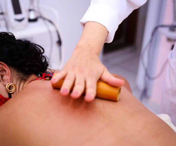 Saiba tudo sobre essa maravilha!! Bambuterapia uma massagem super interessante!