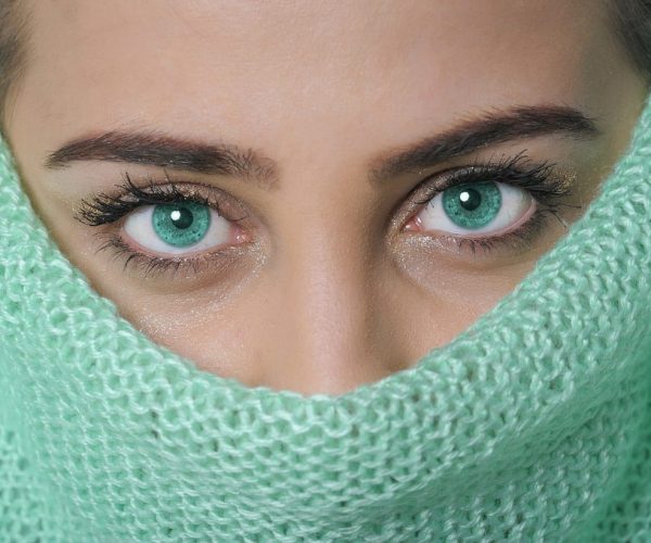 Porque tenho olheiras? – Como tratar e clarear