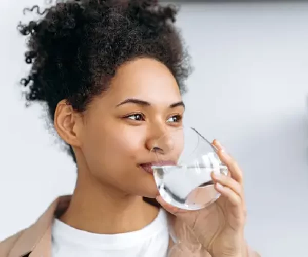 Benefícios da água em jejum