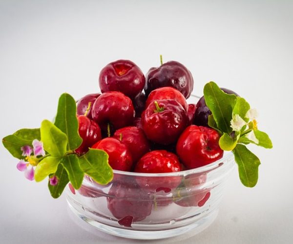 Benefícios da acerola para a saúde e beleza