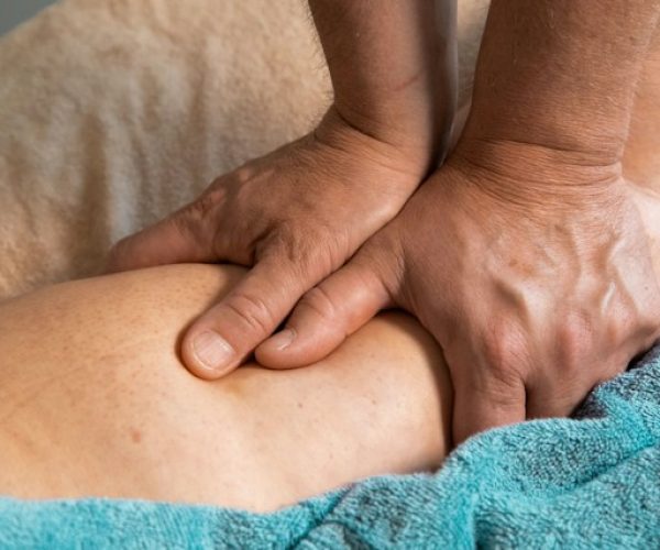Linfedema: o que é, quais são as causas e como tratar? Conheça os principais sintomas e tratamentos